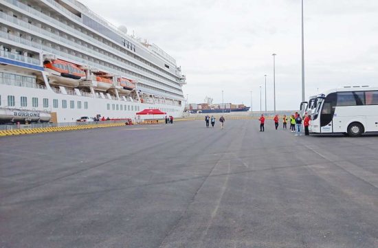 Alla banchina 33 del porto per la prima volta ormeggiata una nave da crociera