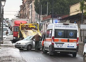 Civita Castellana - Auto contro parapetto di ponte Clementino