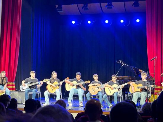 L’ensemble di chitarre e percussioni della Fantappiè