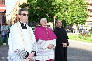 Il trasporto della macchina di Maria santissima liberatrice - Don Roberto Bracaccini, il vescovo Piazza e il provinciale degli Agostiniani d’Italia Gabriele Pedicino
