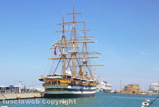 La nave Amerigo Vespucci a Civitavecchia
