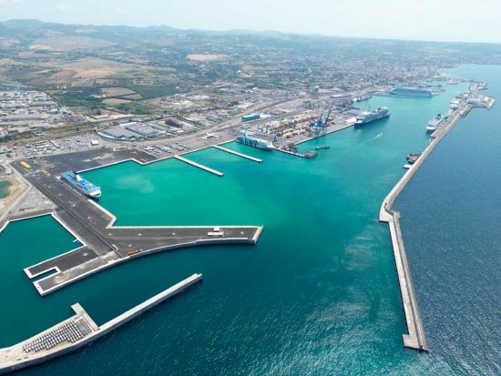 Il porto di Civitavecchia visto dall'alto