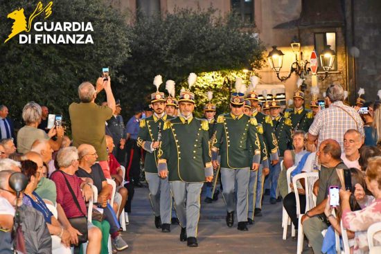 Bolsena - Guardia di finanza alla Festa delle ortensie - La banda musicale