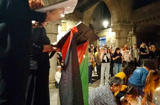 Contro le stragi di Gaza, piazza San Pellegrino si illumina per la Palestina