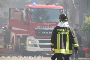 Unitus - In fiamme la facoltà di agraria - L'intervento dei vigili del fuoco