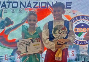 Sport - Il duo Alice Lucci Chiarissi e Francesco Albanesi della Polisportiva Aridta con sede a Bomarzo si aggiudica il terzo posto ai campionati italiani Csen Pole e Aerial