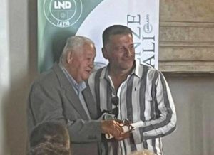 La consegna del premio ad Andrea Pedica