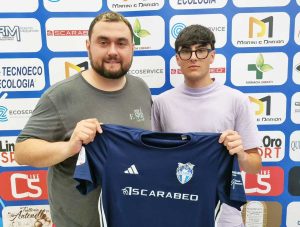 Mattia Ripani e il presidente del Real Fabrica, Roberto Rossi