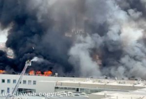 Unitus - In fiamme la facoltà di agraria - L'intervento dei vigili del fuoco