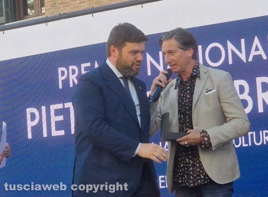 Premio Pietro Calabrese - Stefano Pantano premiato da Alessandro Romoli