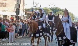 Tarquinia - Palio dell’Anello, il corteo storico delle contrade