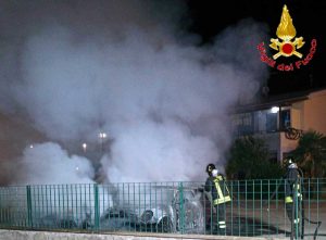 Vigili del fuoco di Civitavecchia in azione, notte