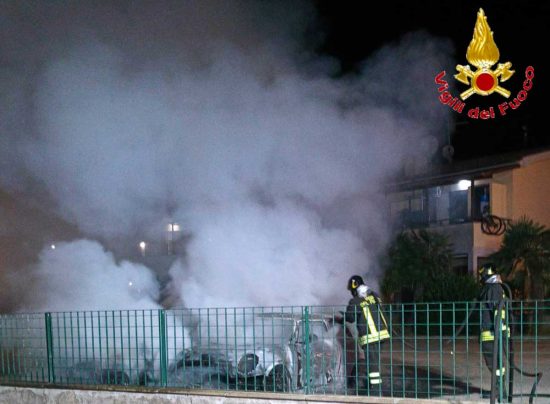 Vigili del fuoco di Civitavecchia in azione, notte
