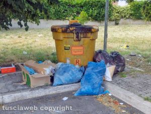 Viterbo - Santa Lucia - Una discarica a cielo aperto