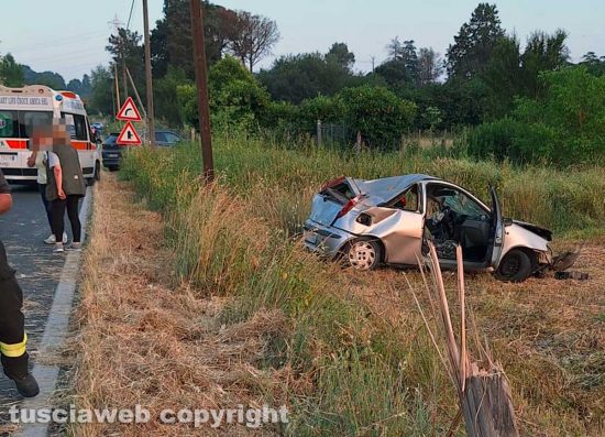 Bassano Romano - Perde il controllo dell'auto sulla Sp Bassanese