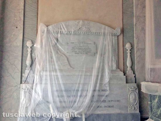 Viterbo - I lavori in corso nella cappella dedicata a San Filippo Neri in duomo dove verra collocata la sepoltura di papa Giovanni XXI