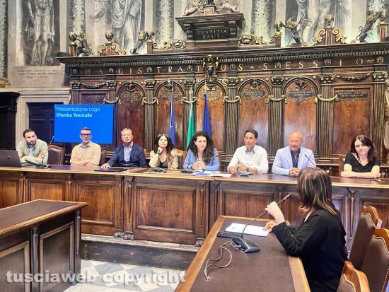Presentazione logo Viterbo termale - Da sinistra: Daniele Muzzi, Simone Iocco, Fernando Barberini, Tiziana Governatori, Chiara Frontini, Fabio Belli, Marco Nunzi e Ilaria Guancini