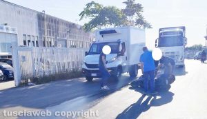Viterbo - Motociclista cade su una chiazza di carburante