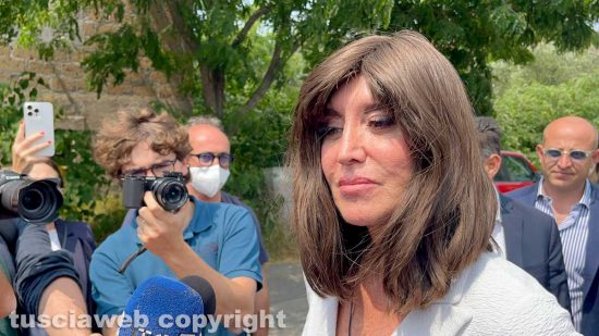 Rogo alla facoltà di agraria - La visita della ministra Anna Maria Bernini all'Unitus