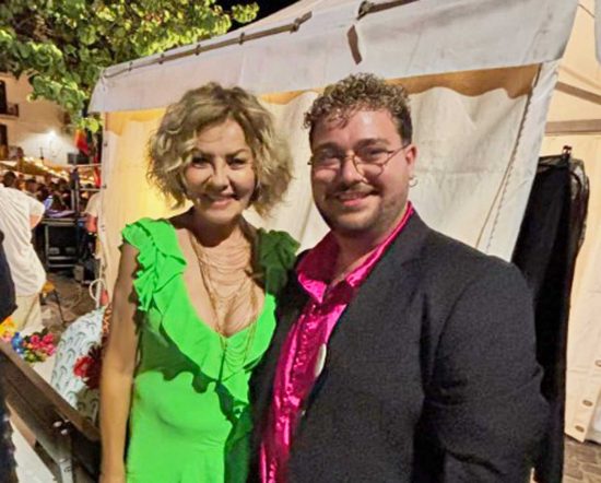 Eva Grimaldi con Marco De Matteis, uno degli organizzatori del Civitavecchia Pride