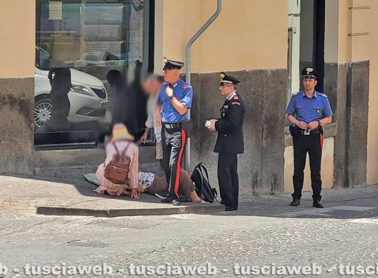 Viterbo - Donna si sente male a via Garibaldi