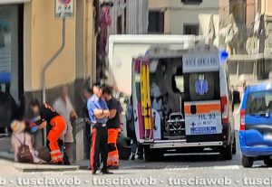 Viterbo - Donna si sente male a via Garibaldi