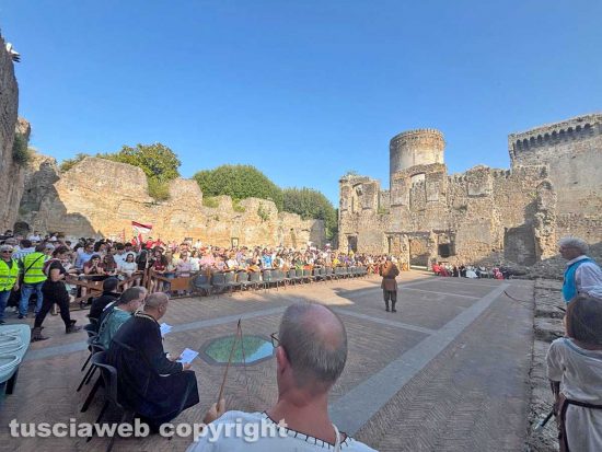 Nepi - Palio dei Borgia, trionfano San Biagio e Santa Maria nella gara degli arcieri