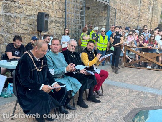 Nepi - Palio dei Borgia, trionfano San Biagio e Santa Maria nella gara degli arcieri