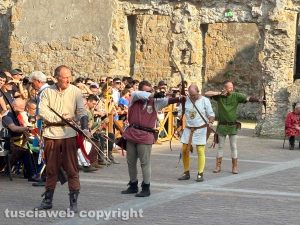 Nepi - Palio dei Borgia, trionfano San Biagio e Santa Maria nella gara degli arcieri