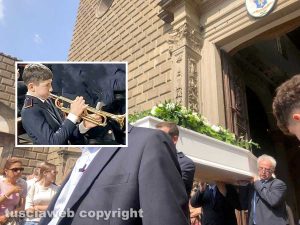 Il funerale di Leonardo Cristiani