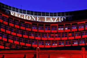 Roma - La regione Lazio si illumina di rosso