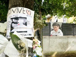 Caso Cristiani - Viale Trieste - La foto con la scritta "Leonardo vive"