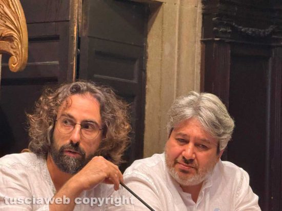 Santa Rosa - La presentazione della nuova macchina del quartiere Santa Barbara: Rosa Virtutis - Luca Occhialini, progettista della ditta Mastro Srl e Daniele Mancinelli, titolare della Mastro Srl