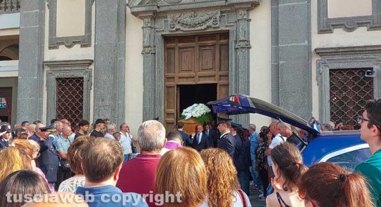 Caprarola - I funerali del poliziotto Silvano Canale