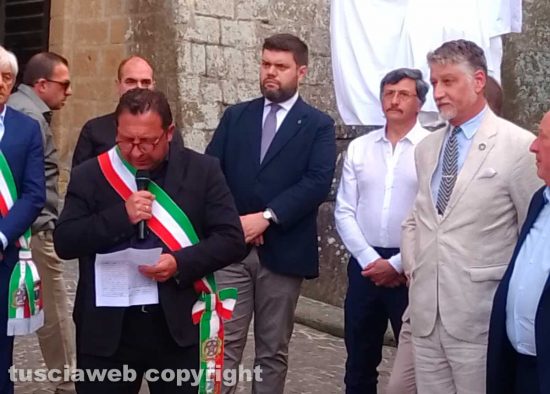 Onano - Il ministro Giuli inaugura il monumento a Lina Cavalieri