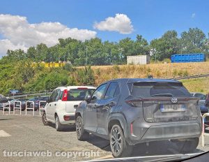 Viterbo - Parcheggi selvaggi all'ospedale Santa Rosa