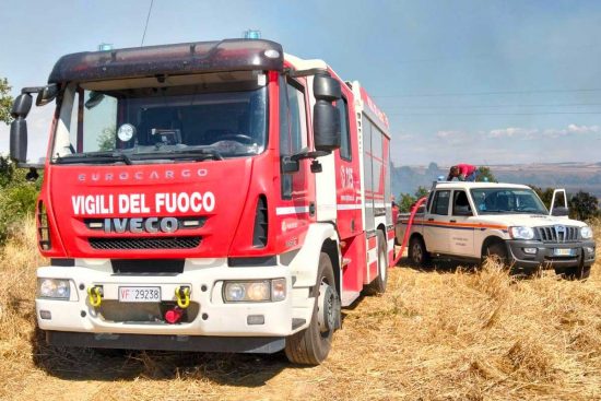 Vigili del fuoco e volontari Aeopc
