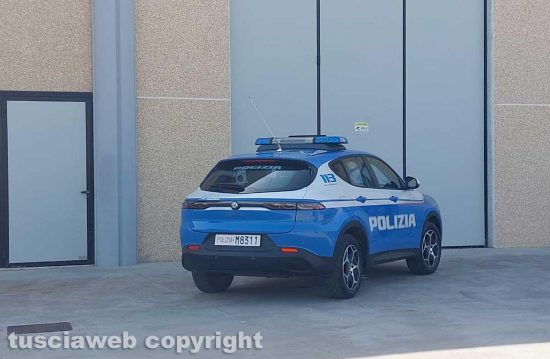 Viterbo - Furti all'Acquarossa - La polizia sul posto