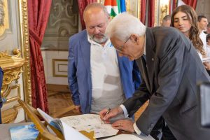 Il presidente Mattarella firma la promessa