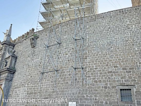 Viterbo - L'ancoraggio della macchina di Santa Rosa