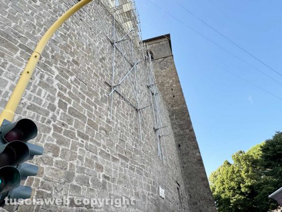 Viterbo - L'ancoraggio della macchina di Santa Rosa