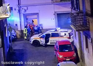 Viterbo - l'intervento di polizia e 118 in via della Bontà