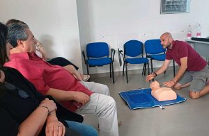 Viterbo - Il defibrillatore alla Scuola edile