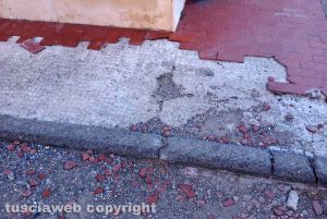 Viterbo - Le condizioni di strada Via dei fratelli Bandiera