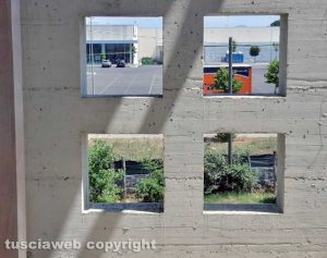 Viterbo - Le finestre al cimitero nuovo