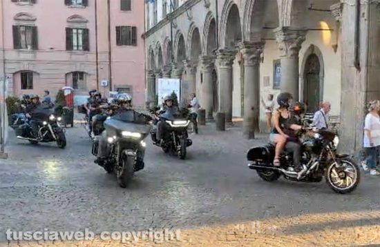 Il rombo delle Harley-Davidson per le vie di Viterbo