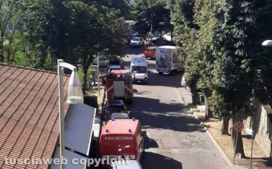 Montefiascone - Uomo scivola in un dirupo - Intervento dei vigili del fuoco
