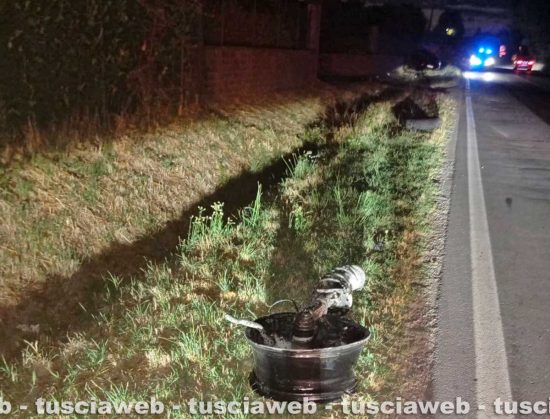 Tuscania - Frontale tra due auto sulla Tuscanese