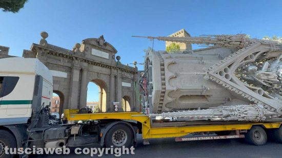 Macchina di Santa Rosa - Dies Natalis verso San Sisto - La carovana è alle porte della città