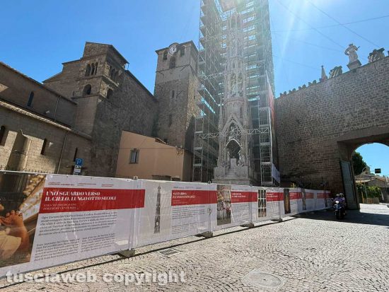 Macchina di Santa Rosa - I pannelli che illustrano la tradizione